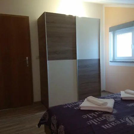 Lorber House Stinjan * Pula